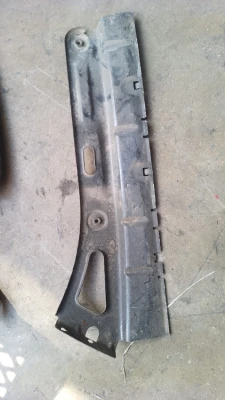 Skoda Octavia 1Z5807148A arka sağ tampon braketi çıkma orjinal