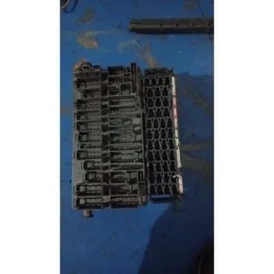 VW  TRANSPORTER T4 POLO PASSAT JETTA SİGORTA KUTUSU 357937039