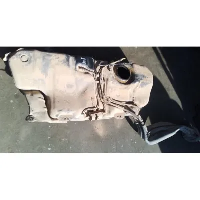 2001 model Volkswagen Polo hatchback benzin deposu çıkma orjinal Volkswagen