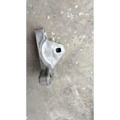 Volkswagen Transporter T5 130'luk ön motor kulağı braketi