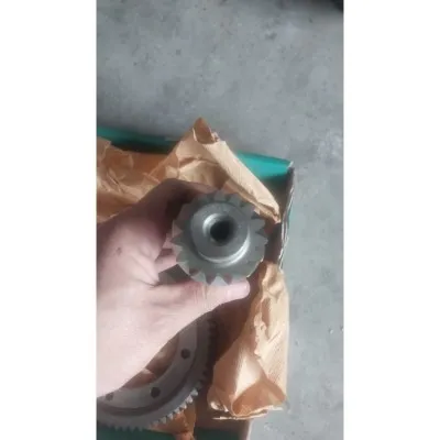 Golf 5 Golf 6 Leon altea Toledo Octavia Audi A3 5 vites manuel 1.6 bse bgu motorlara uygun şanzıman ayna mahrütü.  ayna mahruti diş sayısı 68/15