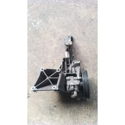 Volkswagen volt LT 2.5 tdı  çıkma orjinal şarj dinamo bağlantı kulağı 074145169F