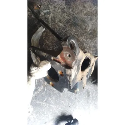 Volkswagen volt LT 35 Transporter T4  2.5 tdı çıkma orjinal mazot pompa bağlantı ayağı 074130147C