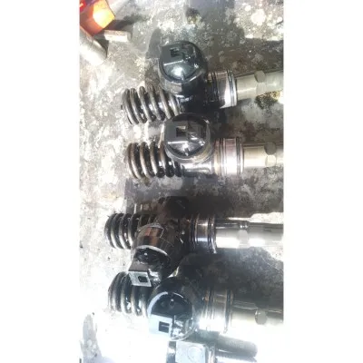 Volkswagen Transporter T5 1.9 tdı çıkma orjinal enjektör takımı