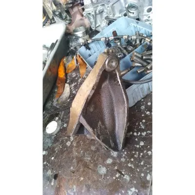 Volkswagen Crafter 2.5 tdi BJK BJM çıkma motor kulağı 076199308