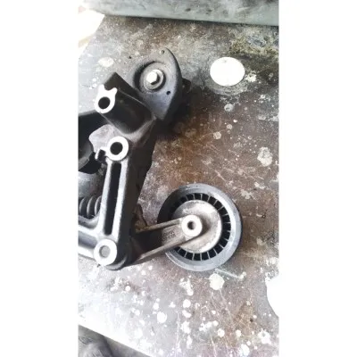 Volkswagen Crafter 2008 alternatör Kayış Gergisi ve termik pervane bağlantı kulağı takımı 076145169A