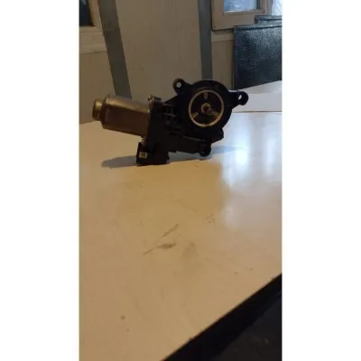 Skoda Fabia Volkswagen Transporter T5 sağ ön cam motoru