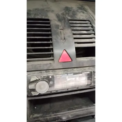 Volkswagen Polo 2001 model dörtlü flaşör