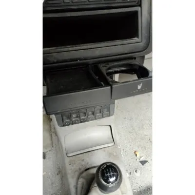 Volkswagen Polo 2001 model bardaklık