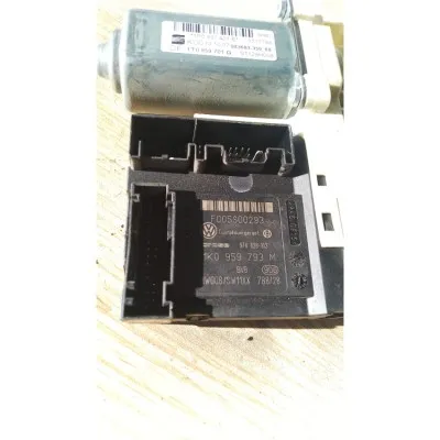 1K0959794M ön elektrikli cam motoru sağ SEAT LEON 1P1 2011 1055703